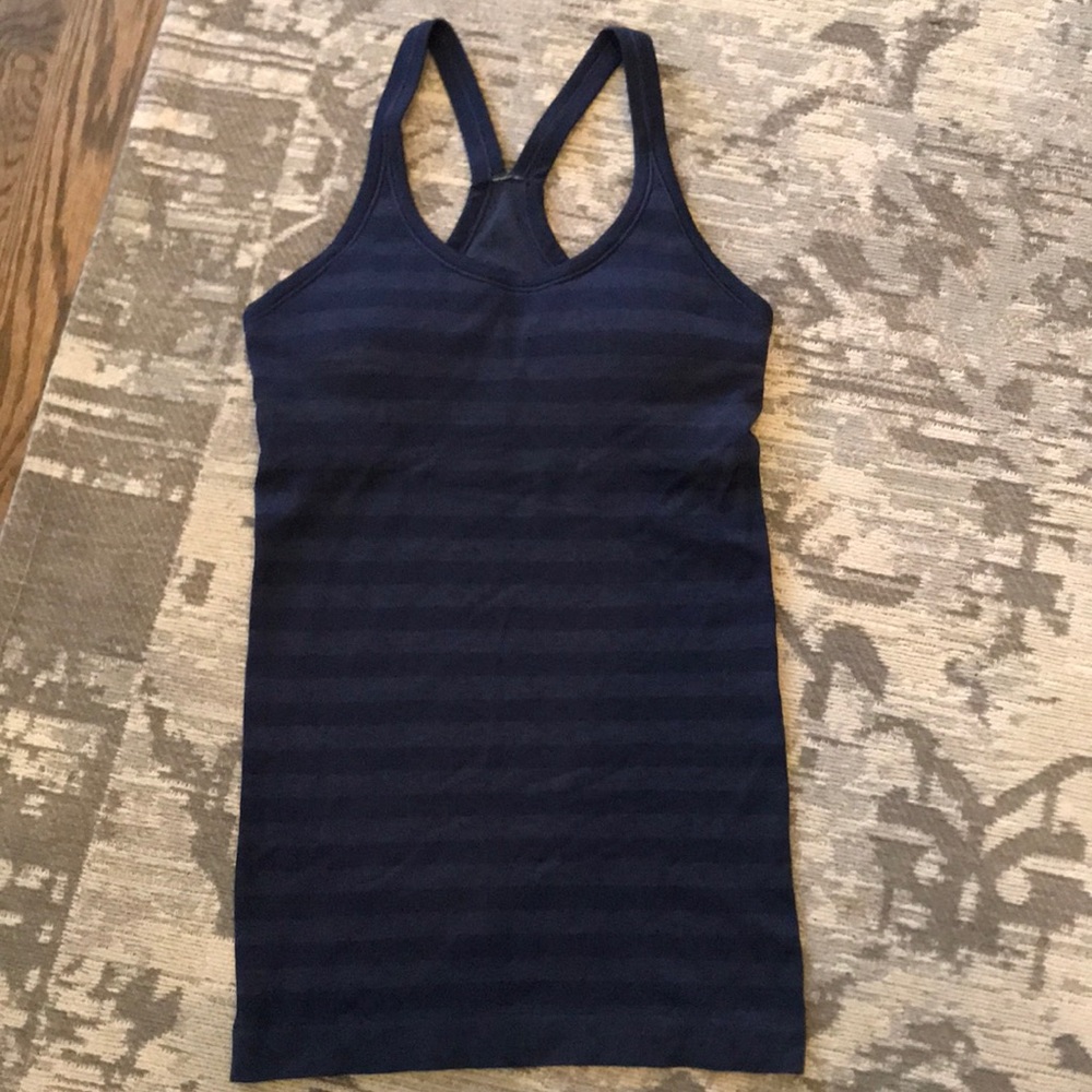 Size 4 ebb to street tank, navy